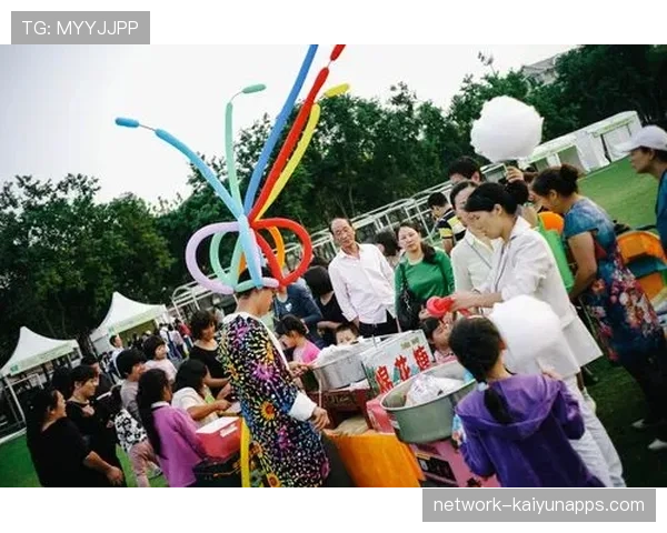 俱乐部举办家庭日运动会 加深与社区间联系，家庭运动会盛况